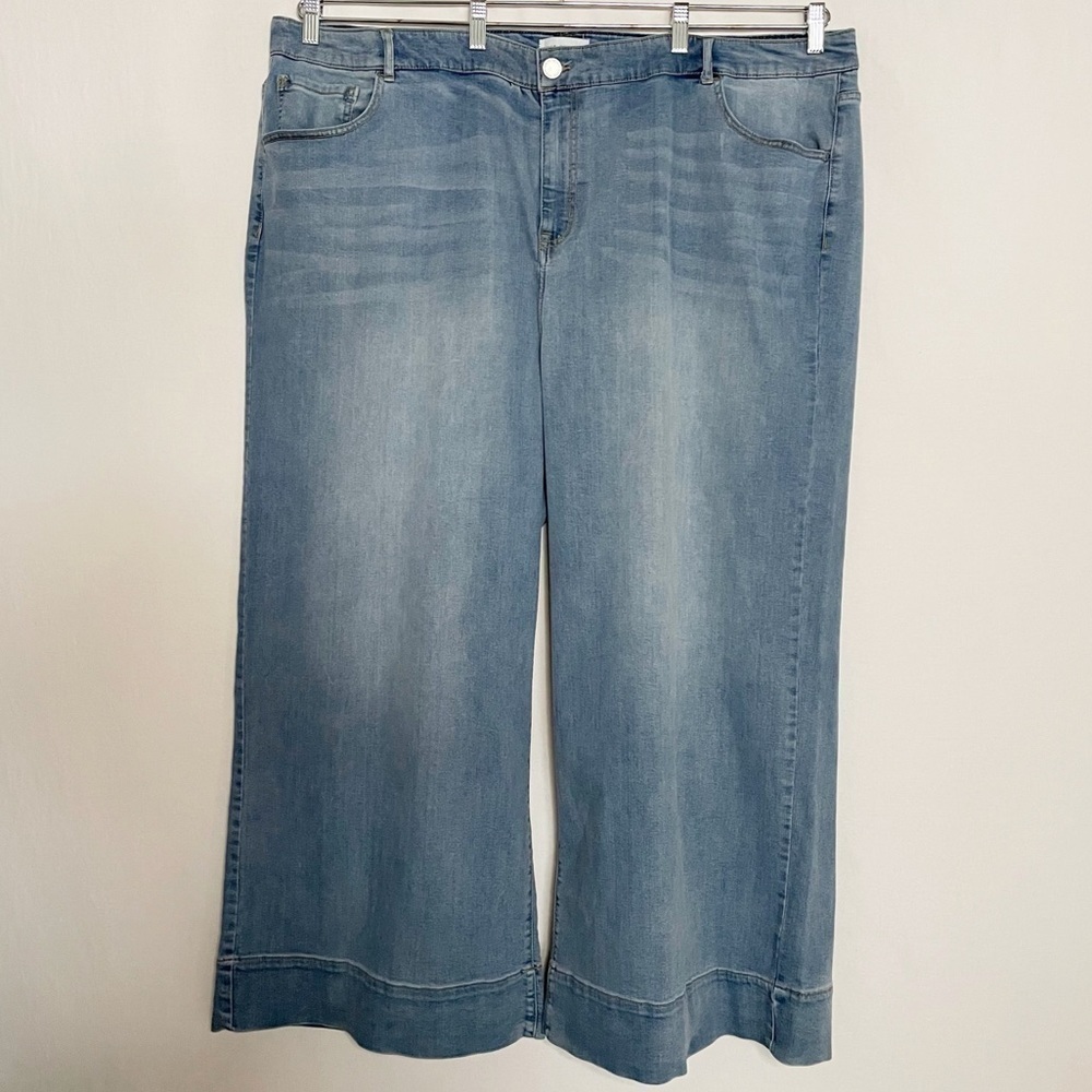 Lane Bryant 28S Mid-Rise Wide Leg Crop Flex Magic Waistband
